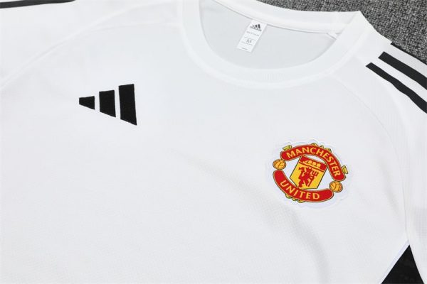 25/26 Manchester United White Training Set - Image 3