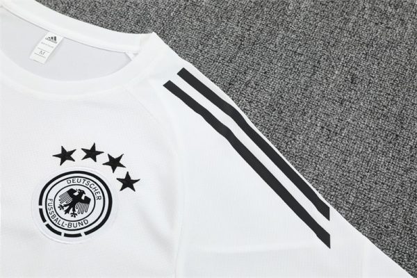 25/26 Germany White Training Set - Image 4
